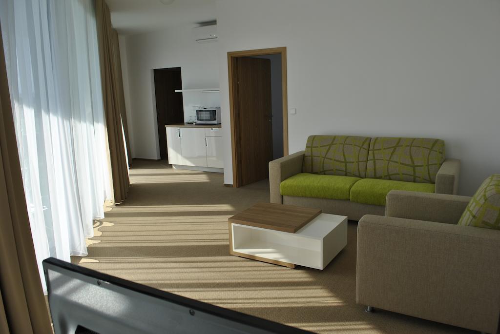 Hotel Golf Jezera Острожка Нова Вес Екстер'єр фото