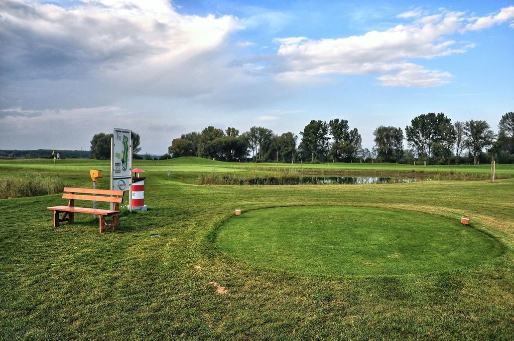 Hotel Golf Jezera Острожка Нова Вес Екстер'єр фото